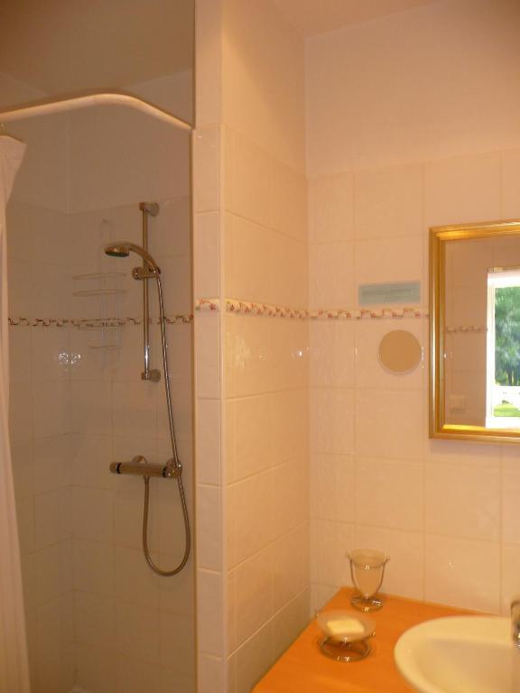 Chambres D'Hotes Et Roulotte Au Bonheur Du Parc Le Breuil  Room photo