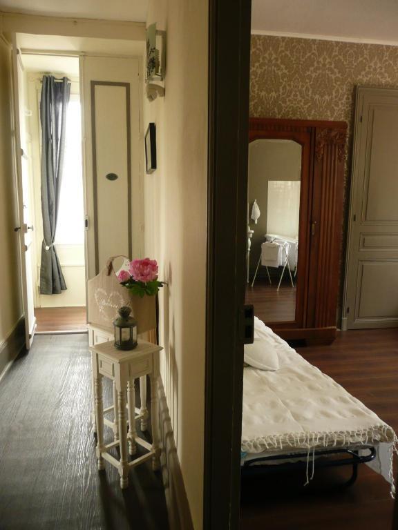 Chambres D'Hotes Et Roulotte Au Bonheur Du Parc Le Breuil  Room photo