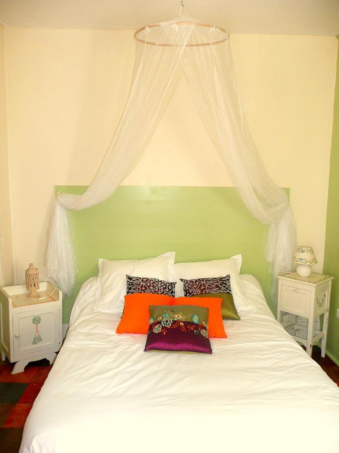 Chambres D'Hotes Et Roulotte Au Bonheur Du Parc Le Breuil  Room photo